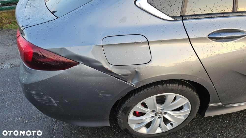 Opel Insignia 2.0 T 4x4 GSi + S&S - 11