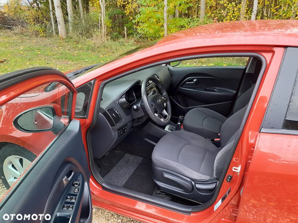 Kia Rio - 6