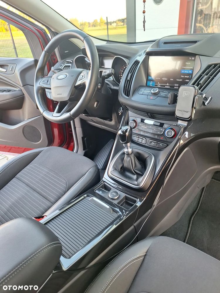 Ford Kuga - 8