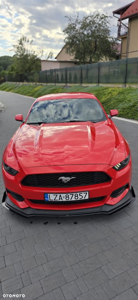 Ford Mustang - 4