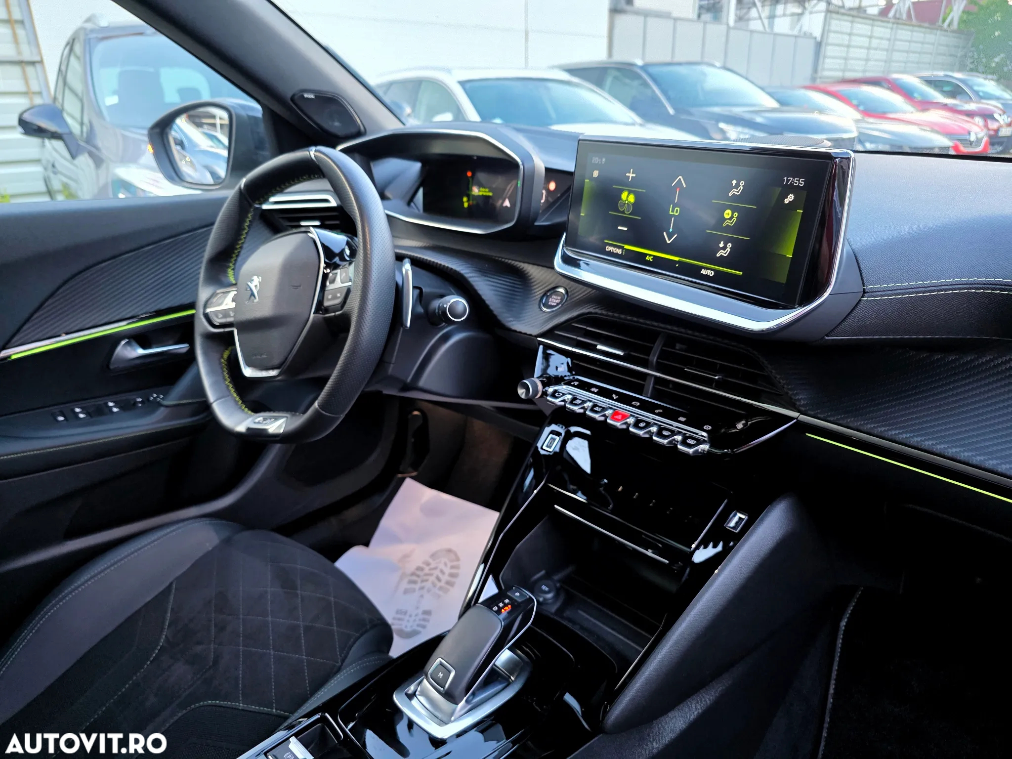 Peugeot 2008 PureTech 155 EAT8 GT Pack - 17