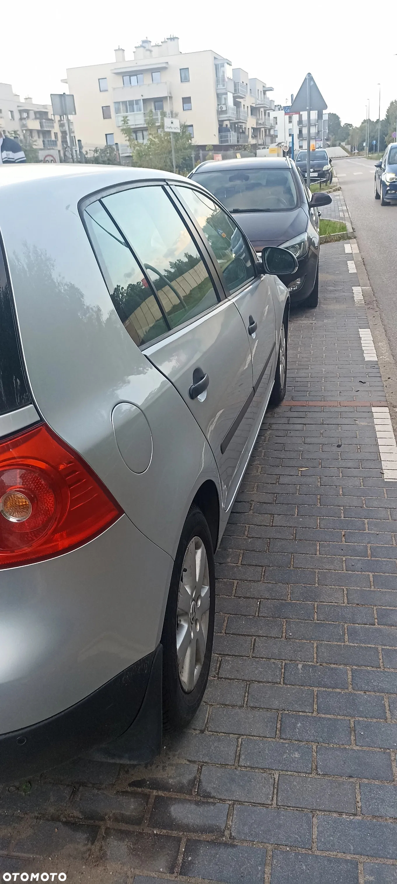 Volkswagen Golf V 1.6 FSI Comfortline - 4