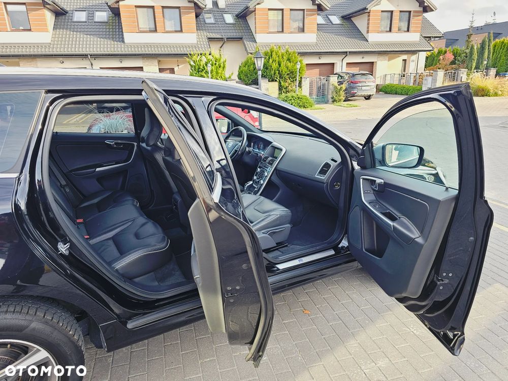 Volvo XC 60 D3 Drive-E R-Design Momentum - 40