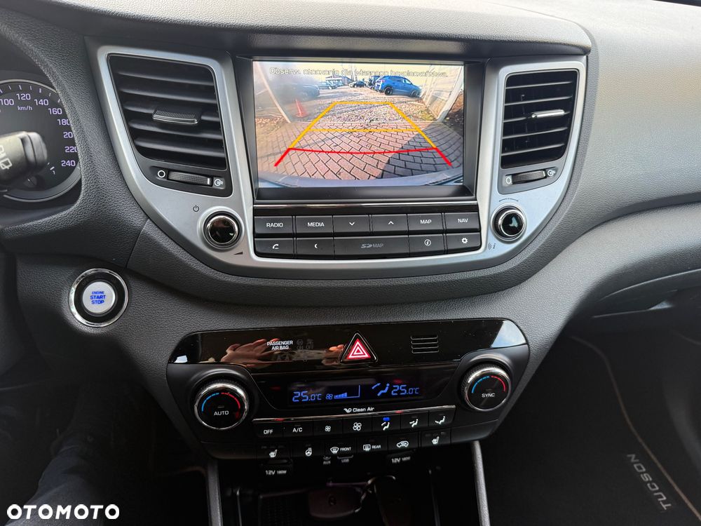 Hyundai Tucson 1.7 CRDI BlueDrive TourdePologne 2WD - 15