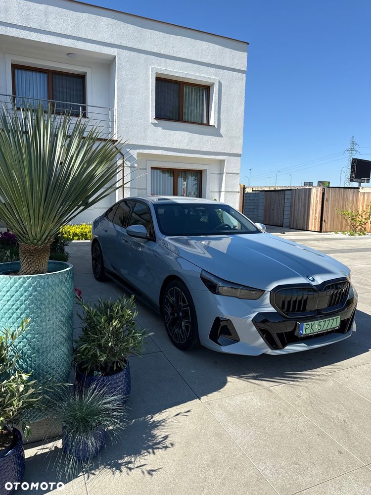 BMW i5 - 4