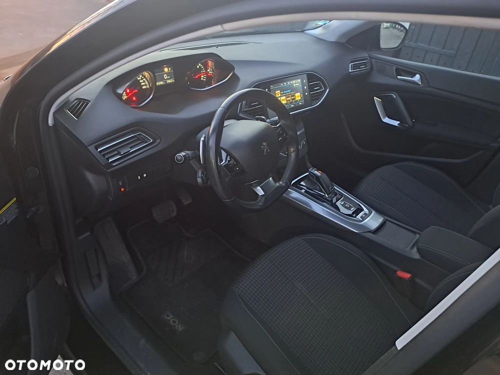 Peugeot 308 1.5 BlueHDi Active Pack Business S&S EAT8 - 10