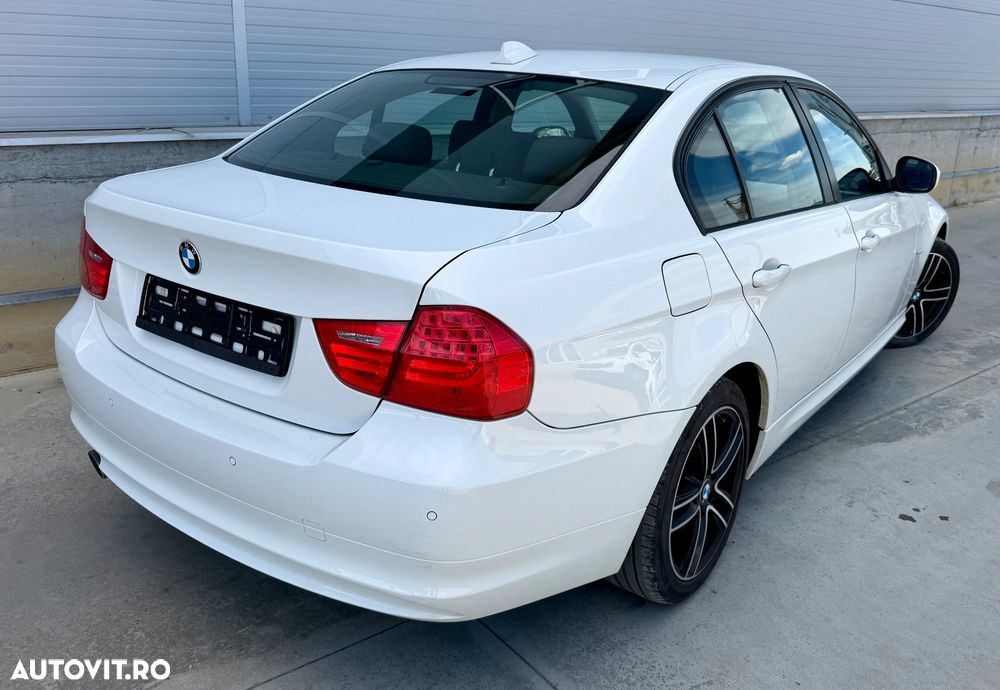 BMW Seria 3 320d DPF Edition Exclusive - 16