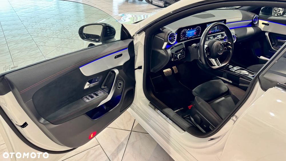 Mercedes-Benz CLA 200 mHEV AMG Line 7G-DCT - 11