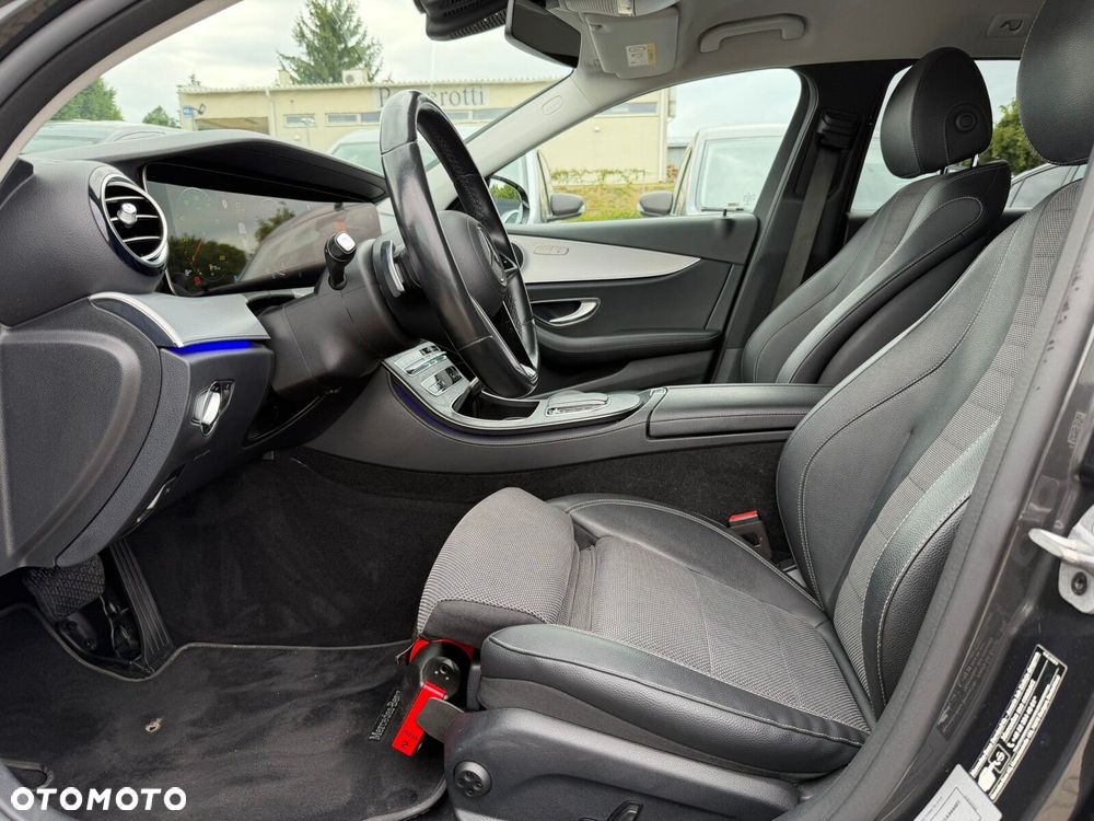 Mercedes-Benz Klasa E 220 d 4-Matic AMG/Avantgarde - 7