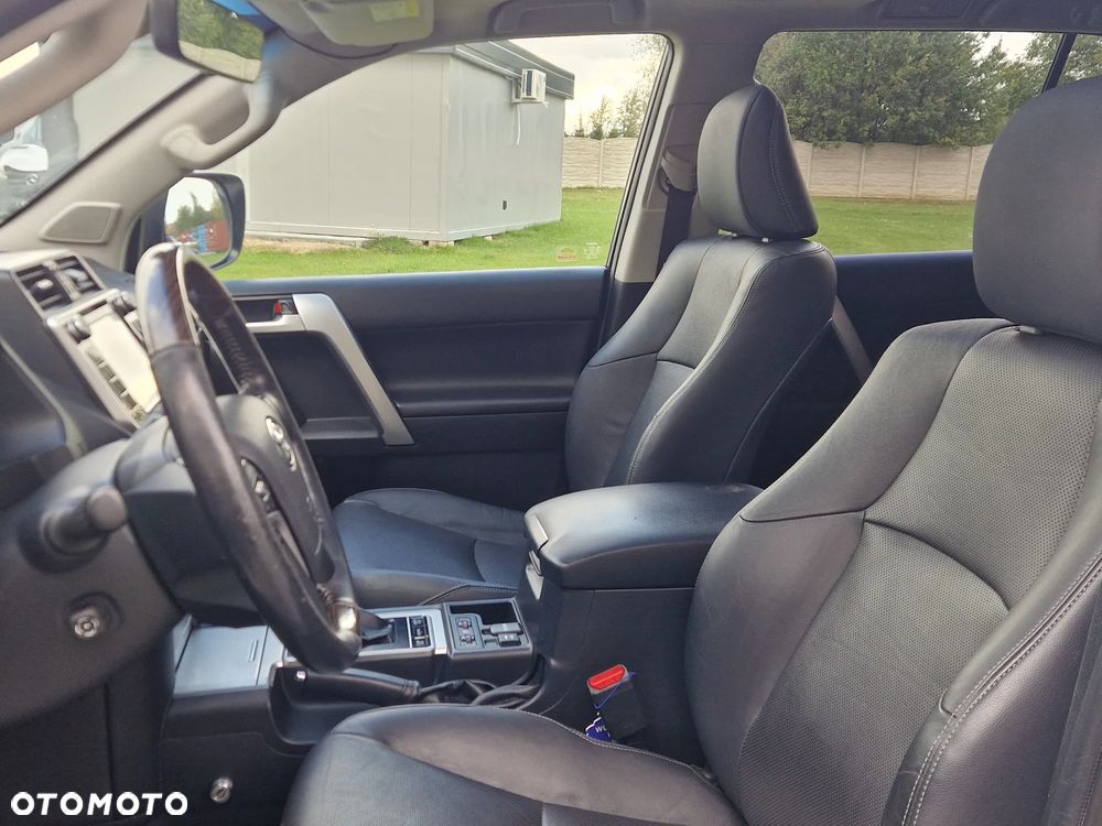 Toyota Land Cruiser - 16