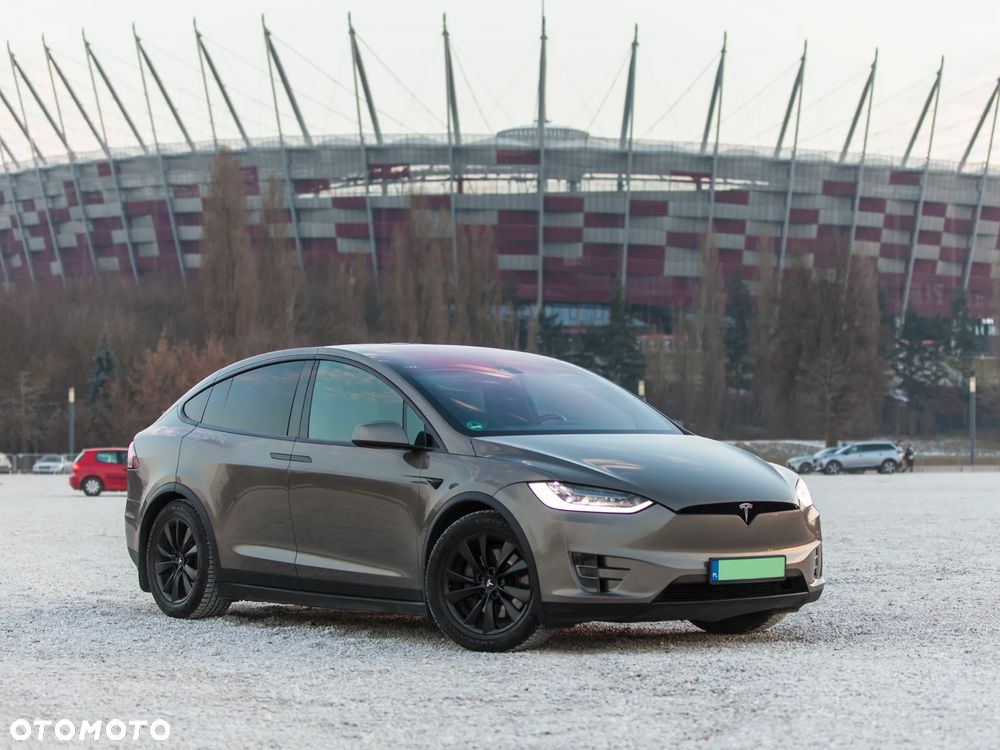 Tesla Model X 90 D - 3