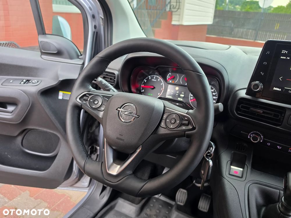 Opel COMBO - 27