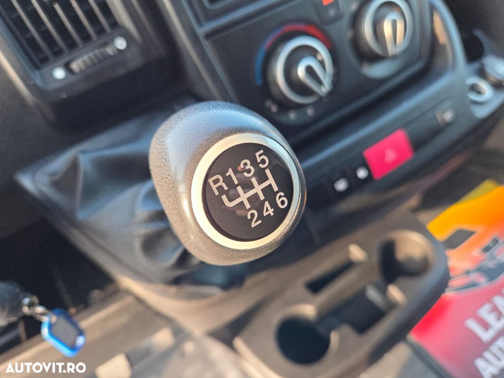 Peugeot Boxer L4H2 Premium Edition - 27