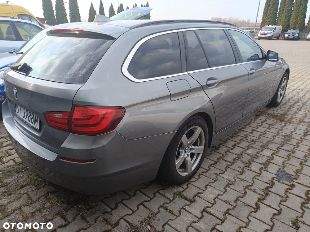 BMW Seria 5 525d - 5