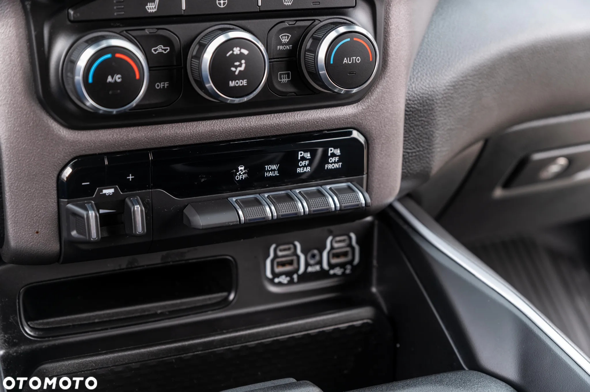 Dodge RAM 1500 5.7 4x4 - 38