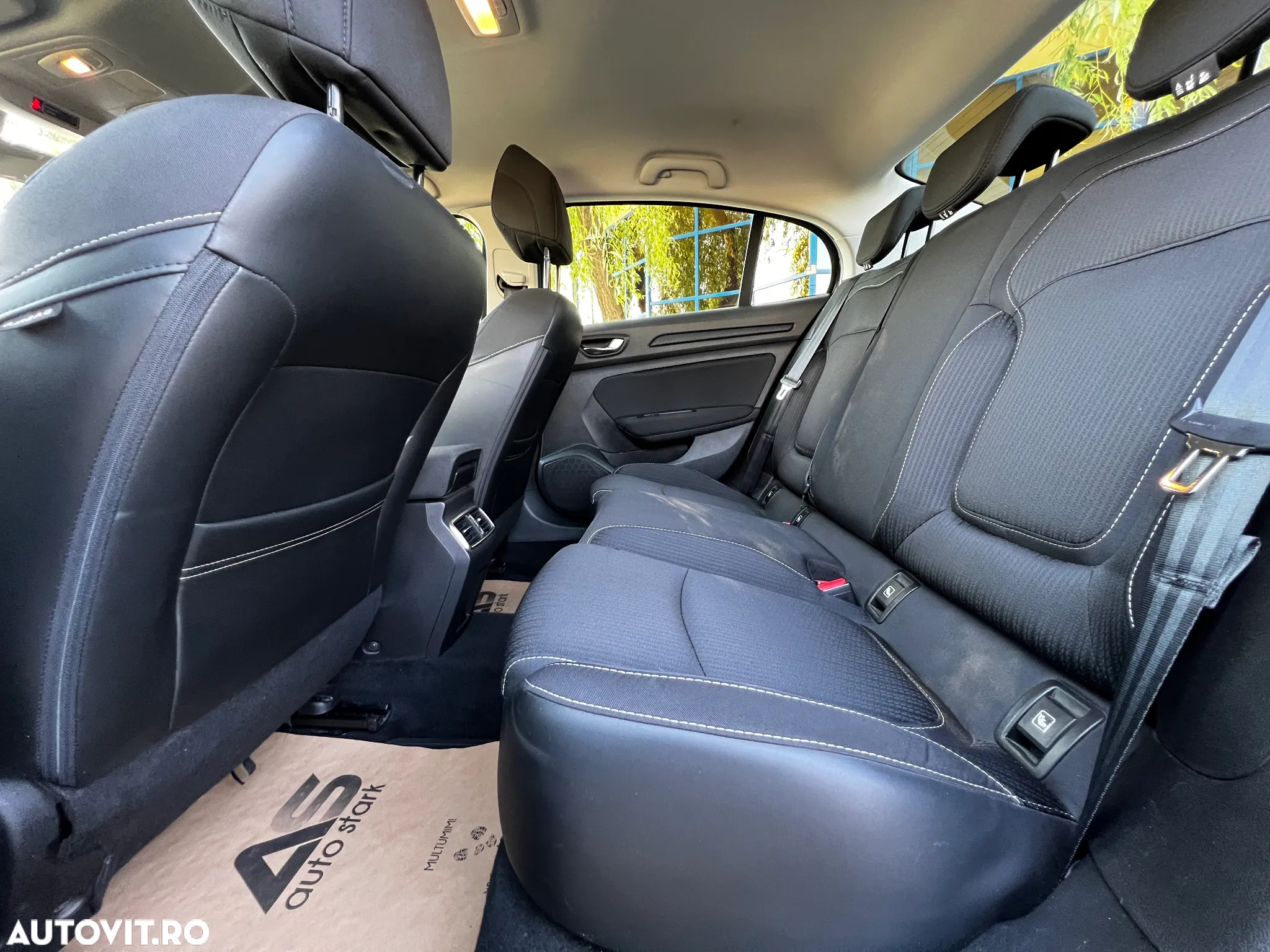 Renault Megane TCe Life - 17