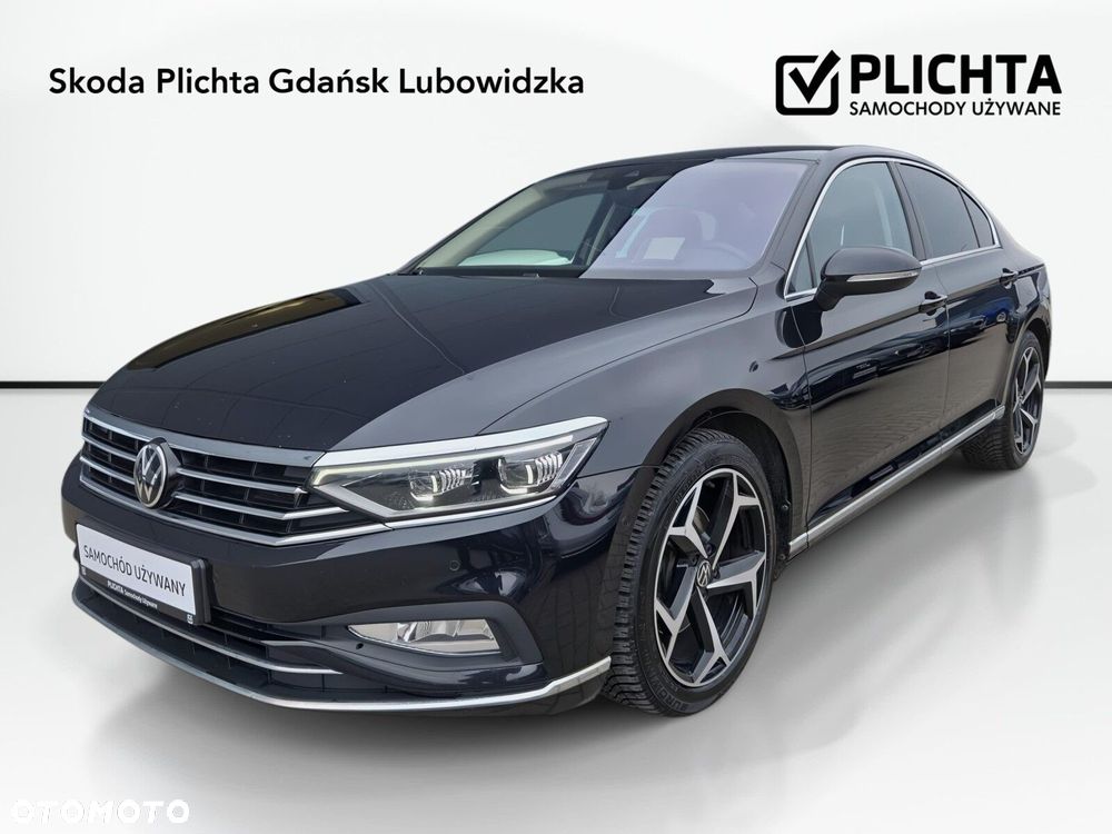 Volkswagen Passat - 1