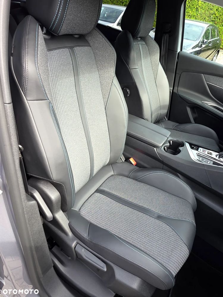 Peugeot 5008 - 12