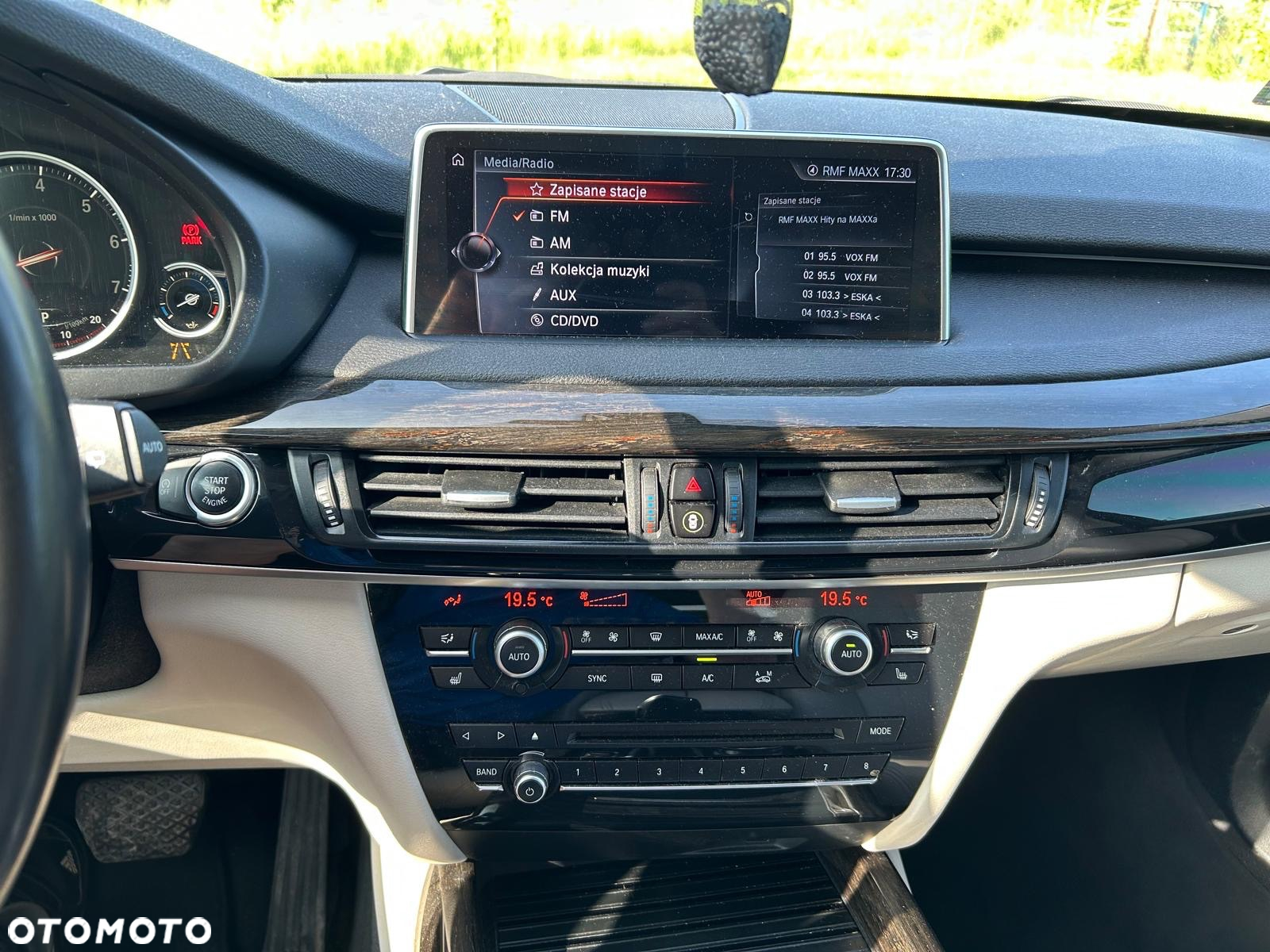 BMW X5 xDrive35i - 24