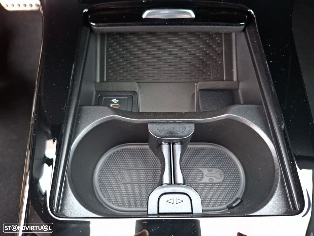 Mercedes-Benz CLA 250 e Shooting Brake AMG Line - 22