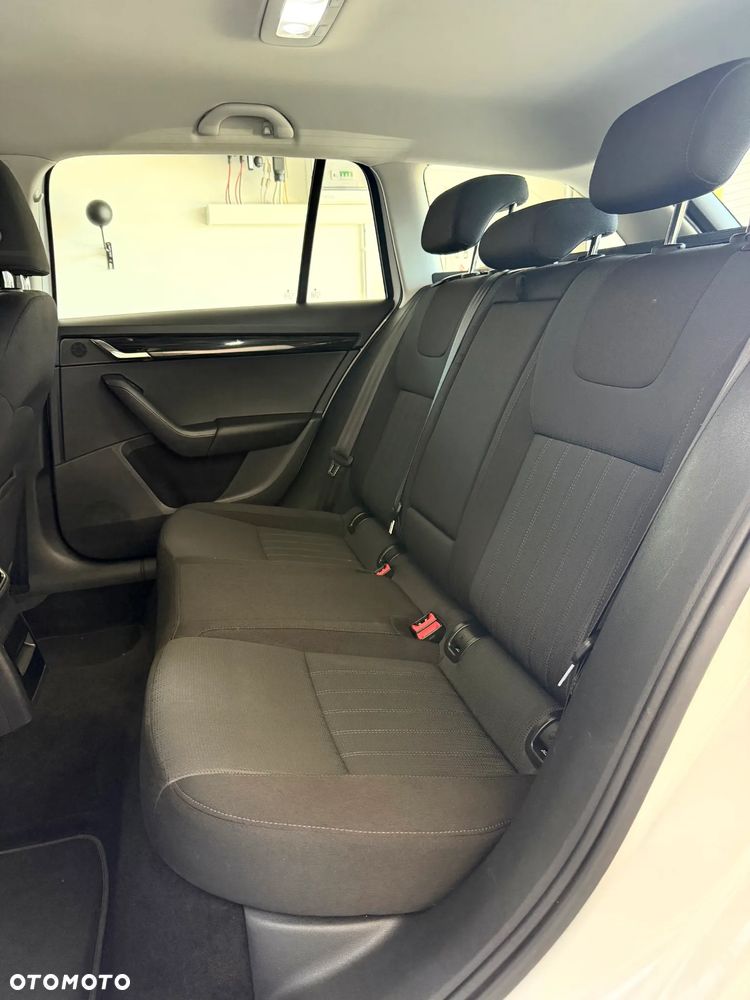 Skoda Octavia 2.0 TDI Style DSG - 7