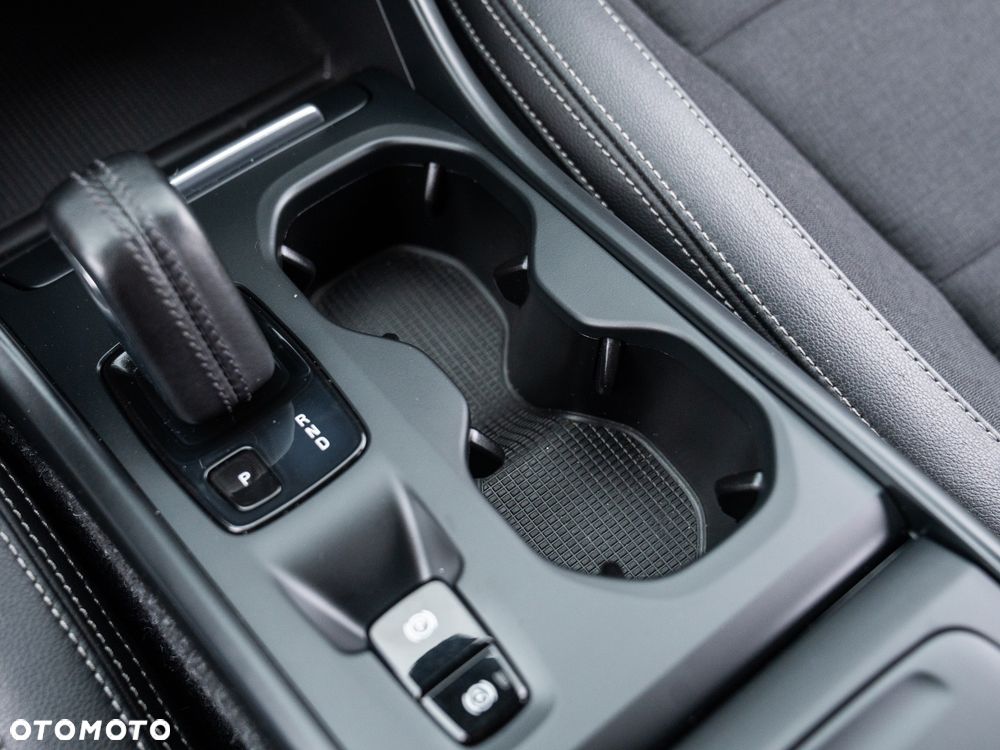Volvo XC 40 D3 Momentum Pro - 35