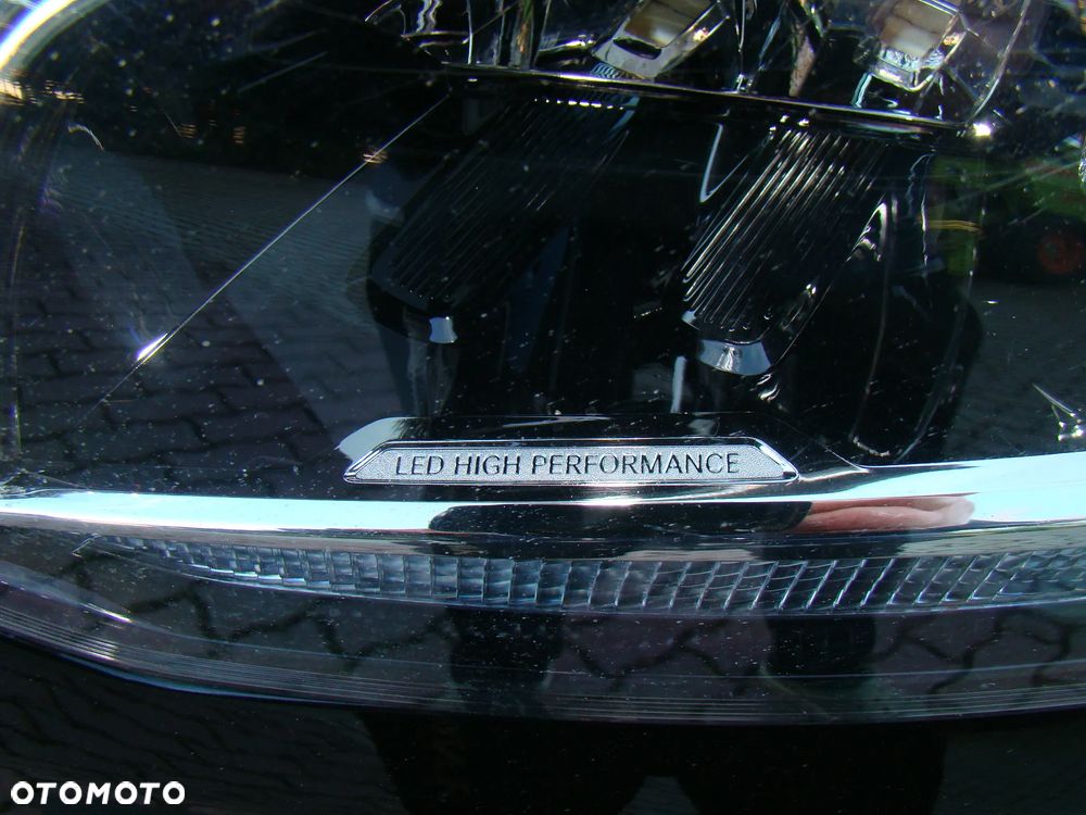 Mercedes-Benz Klasa X - 11