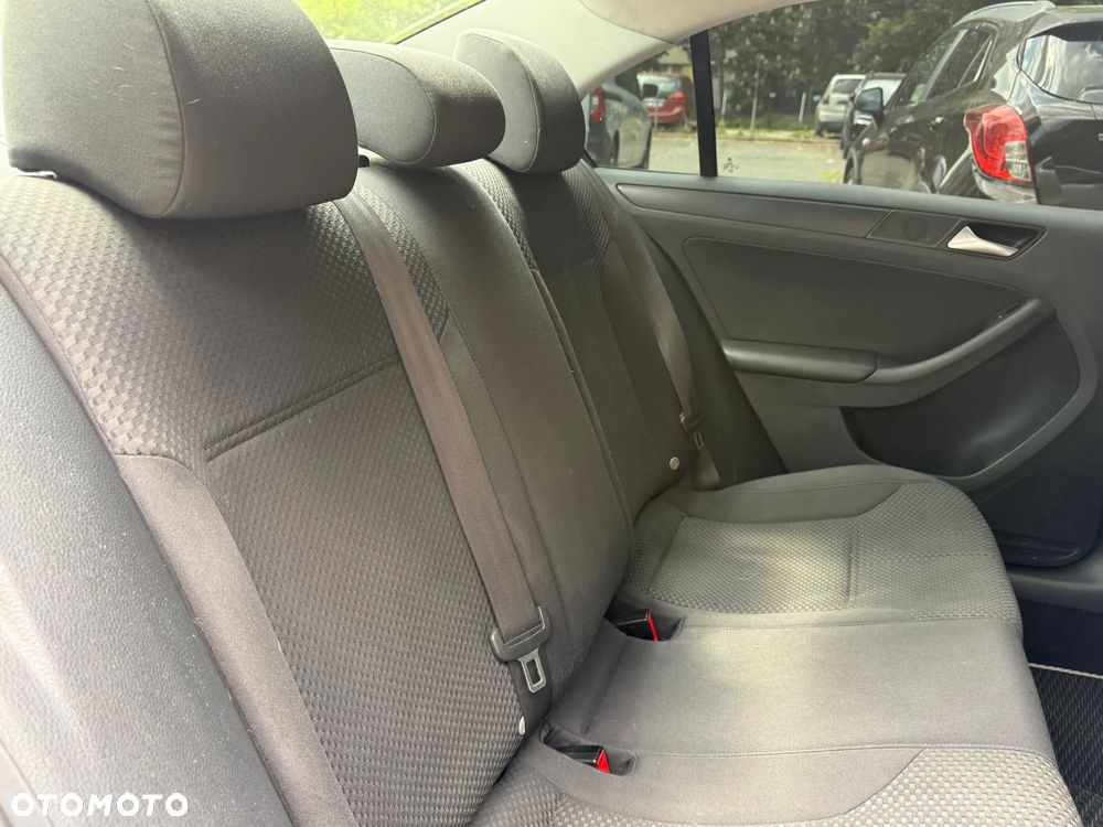 Volkswagen Jetta - 9