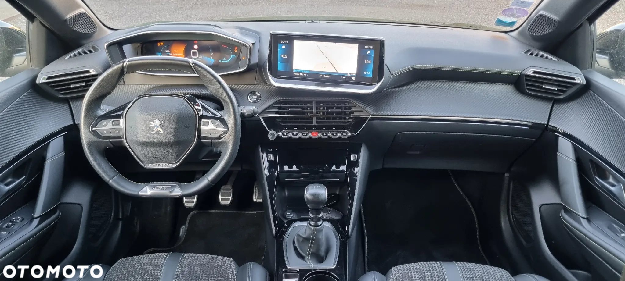 Peugeot 208 - 12