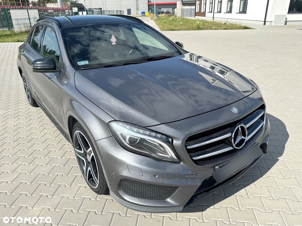 Mercedes-Benz GLA 200 7G-DCT AMG Line - 2