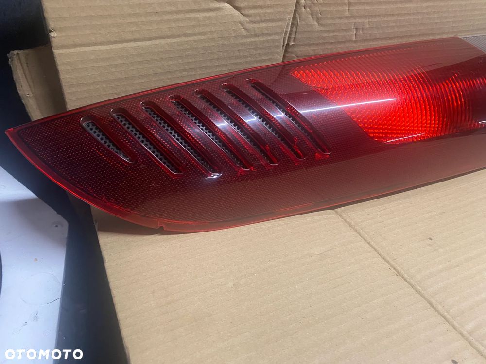 LAMPA TYLNA PRAWA MERCEDES VANEO W414 A4148200064 - 3