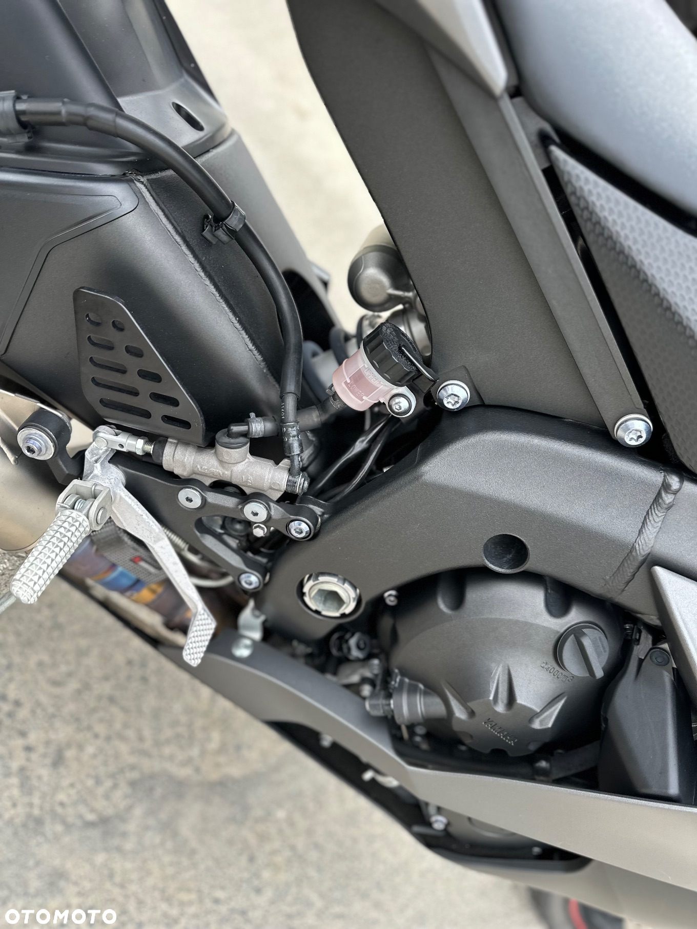 Yamaha R6 - 8