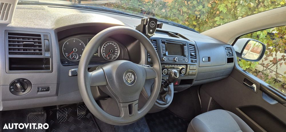 Volkswagen Caravelle - 20