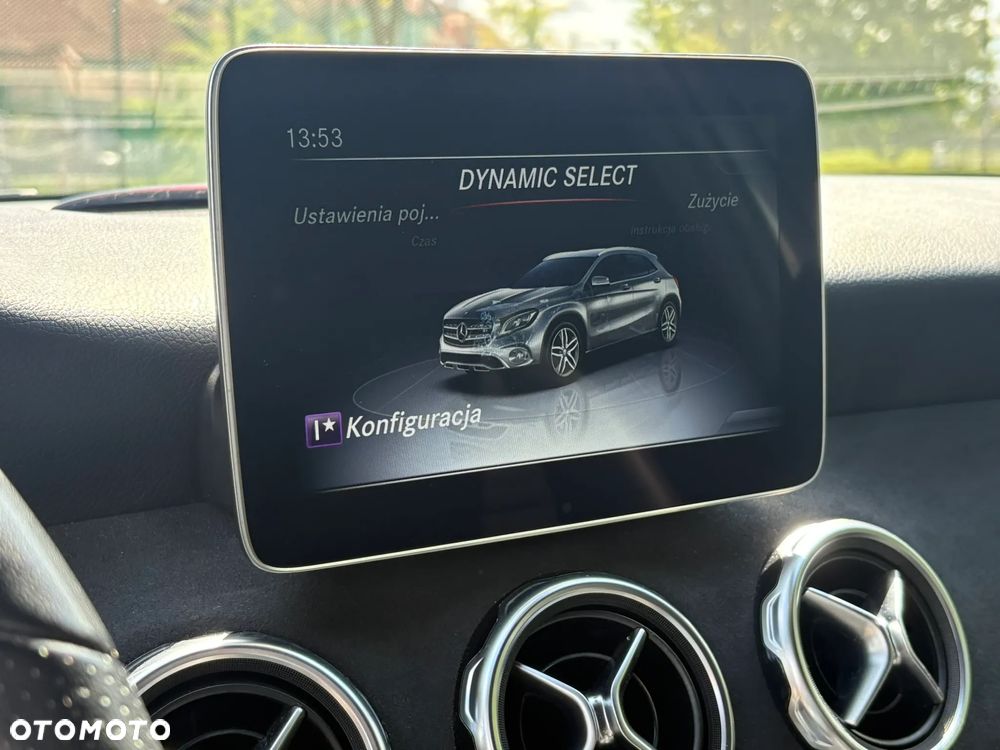 Mercedes-Benz GLA 180 7G-DCT AMG Line - 31