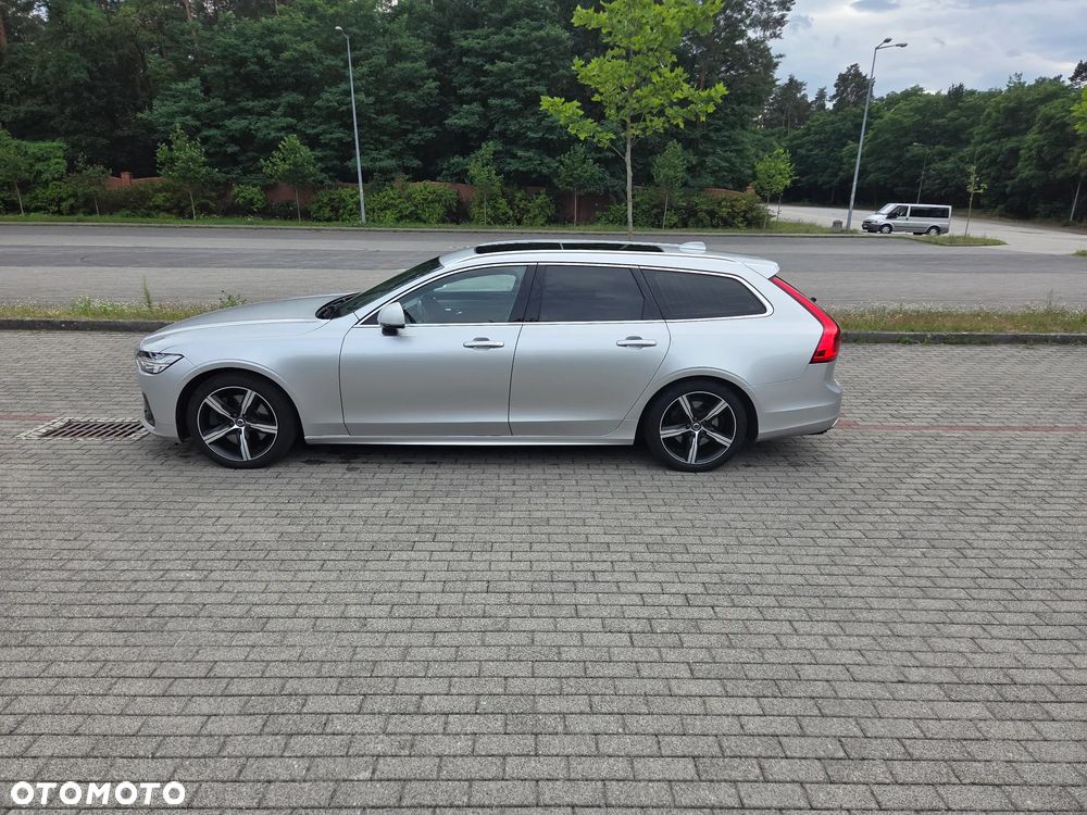 Volvo V90 T4 R-Design - 33