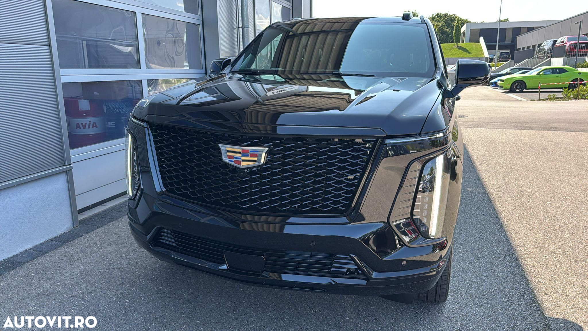 Cadillac Escalade - 3
