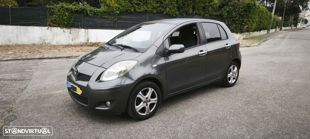Toyota Yaris 2010 photo 2