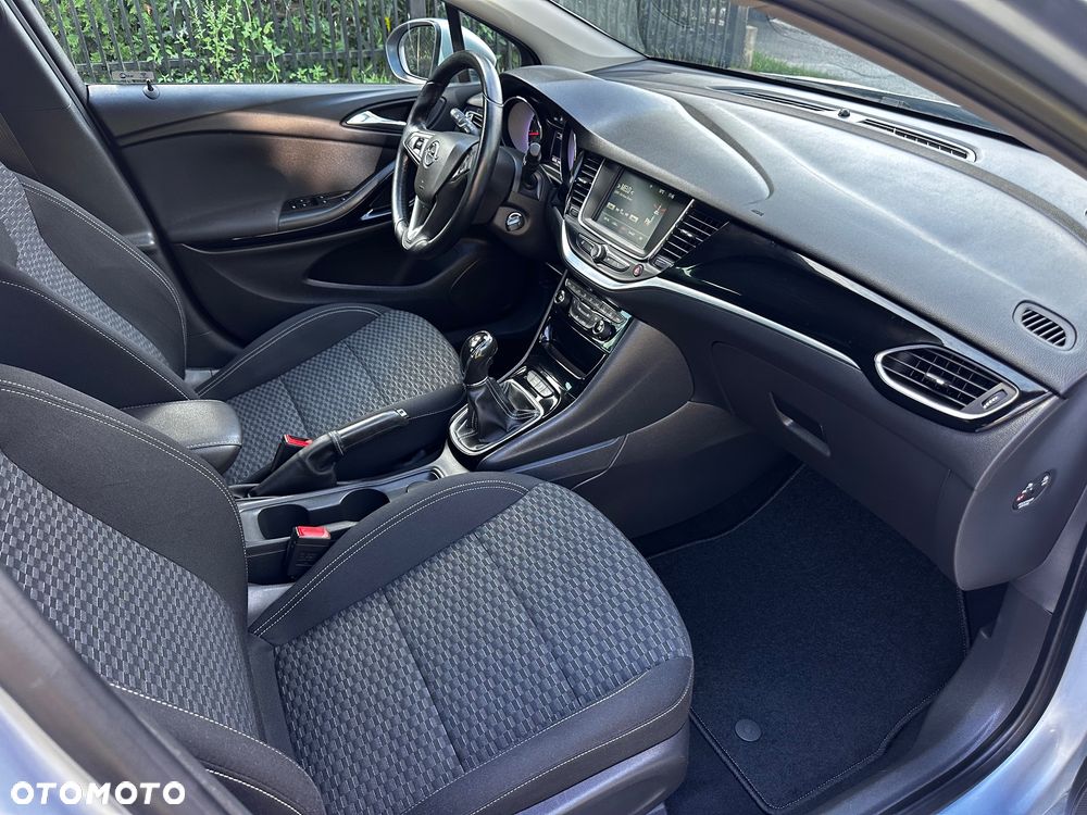 Opel Astra 1.4 Turbo Business - 28