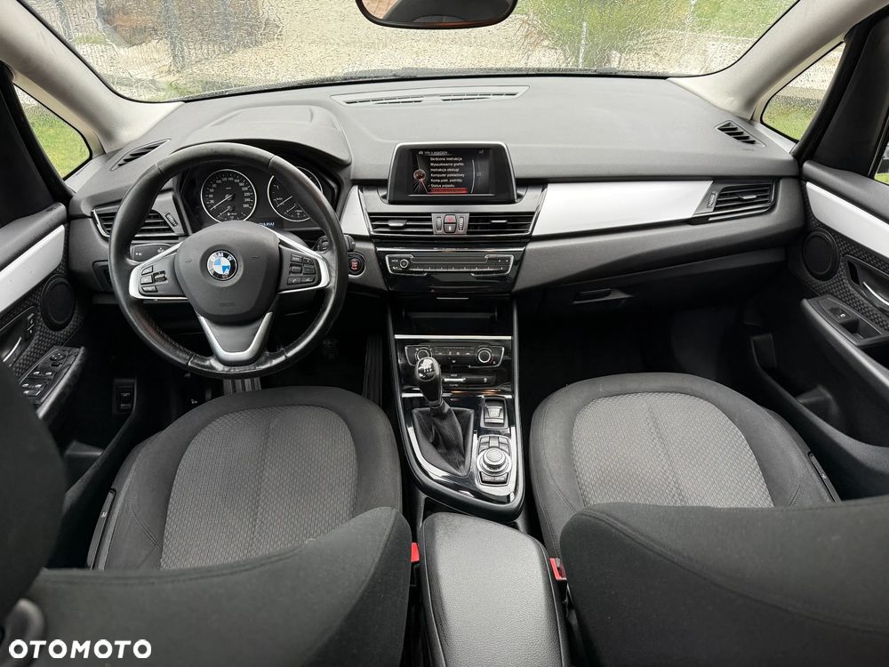 BMW Seria 2 216d Sport Line - 7