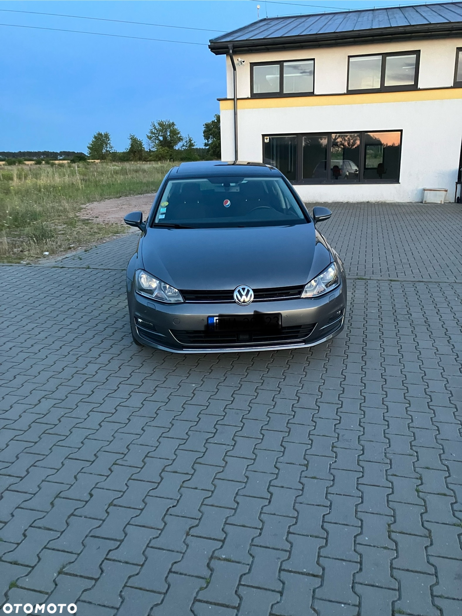 Volkswagen Golf - 2