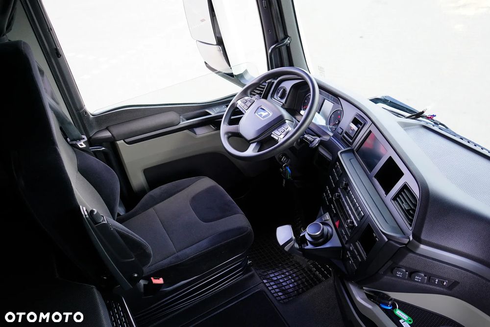 MAN TGX / 26.470 / E 6 / GM / HAKOWIEC HYVA / OŚ SKRĘTNA / RETARDER - 13