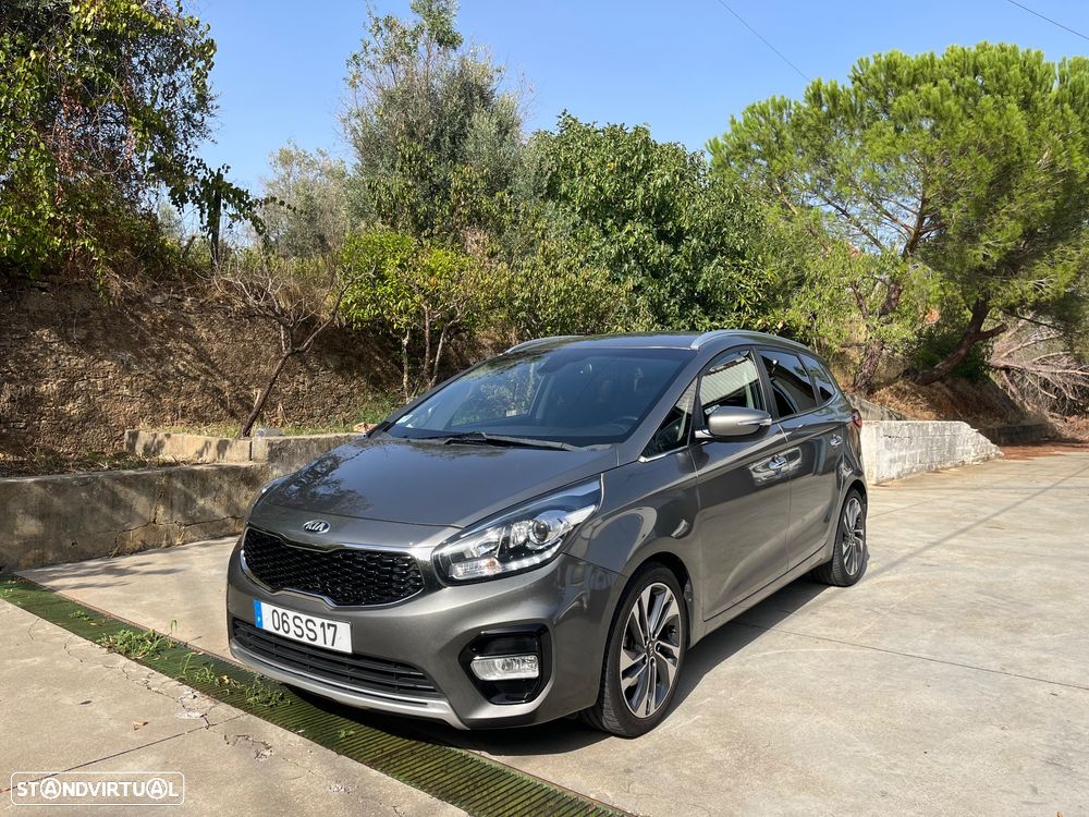 Kia Carens - 1