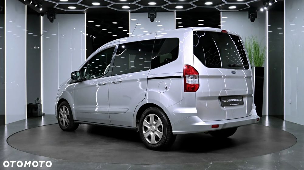 Ford Tourneo Courier - 5