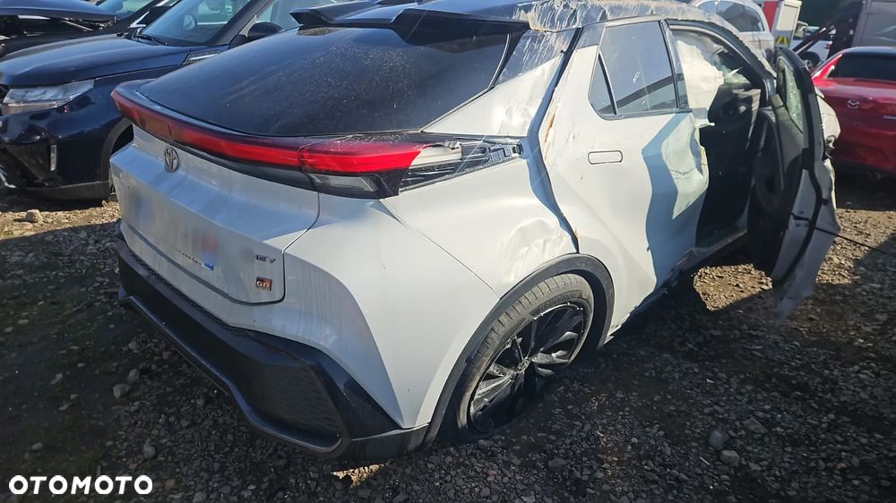 Toyota C-HR 2.0 Hybrid AWD GR SPORT Premiere - 1
