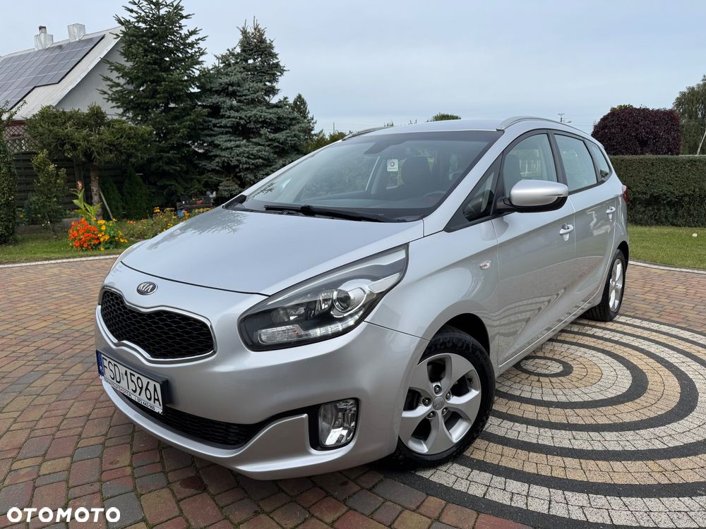 Kia Carens - 9