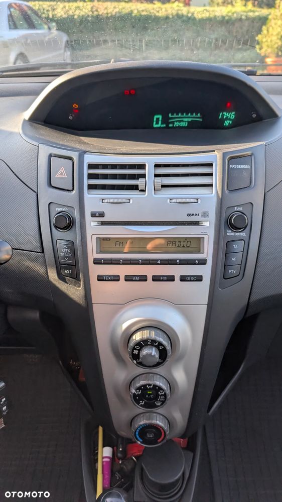 Toyota Yaris 1.0 Luna A/C - 7
