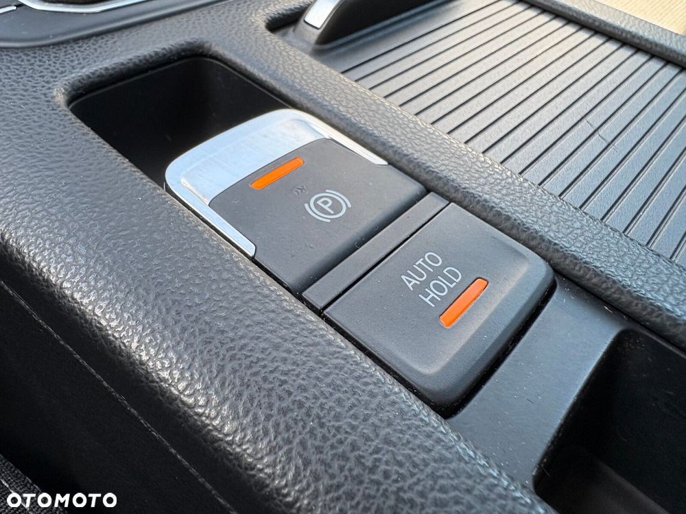 Volkswagen Passat - 24