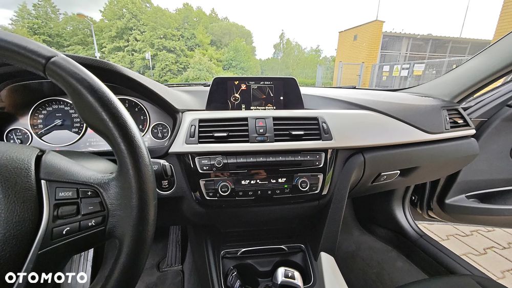BMW Seria 3 320d DPF - 13