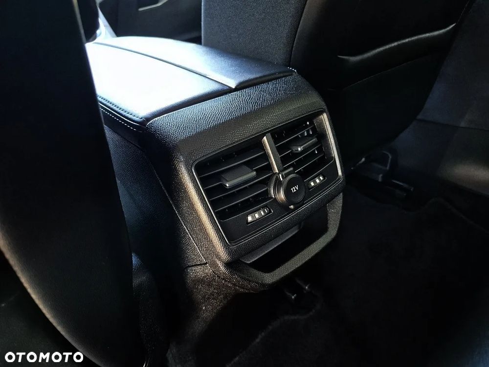Peugeot 3008 1.6 PureTech Hybrid PHEV Allure S&S EAT8 - 19