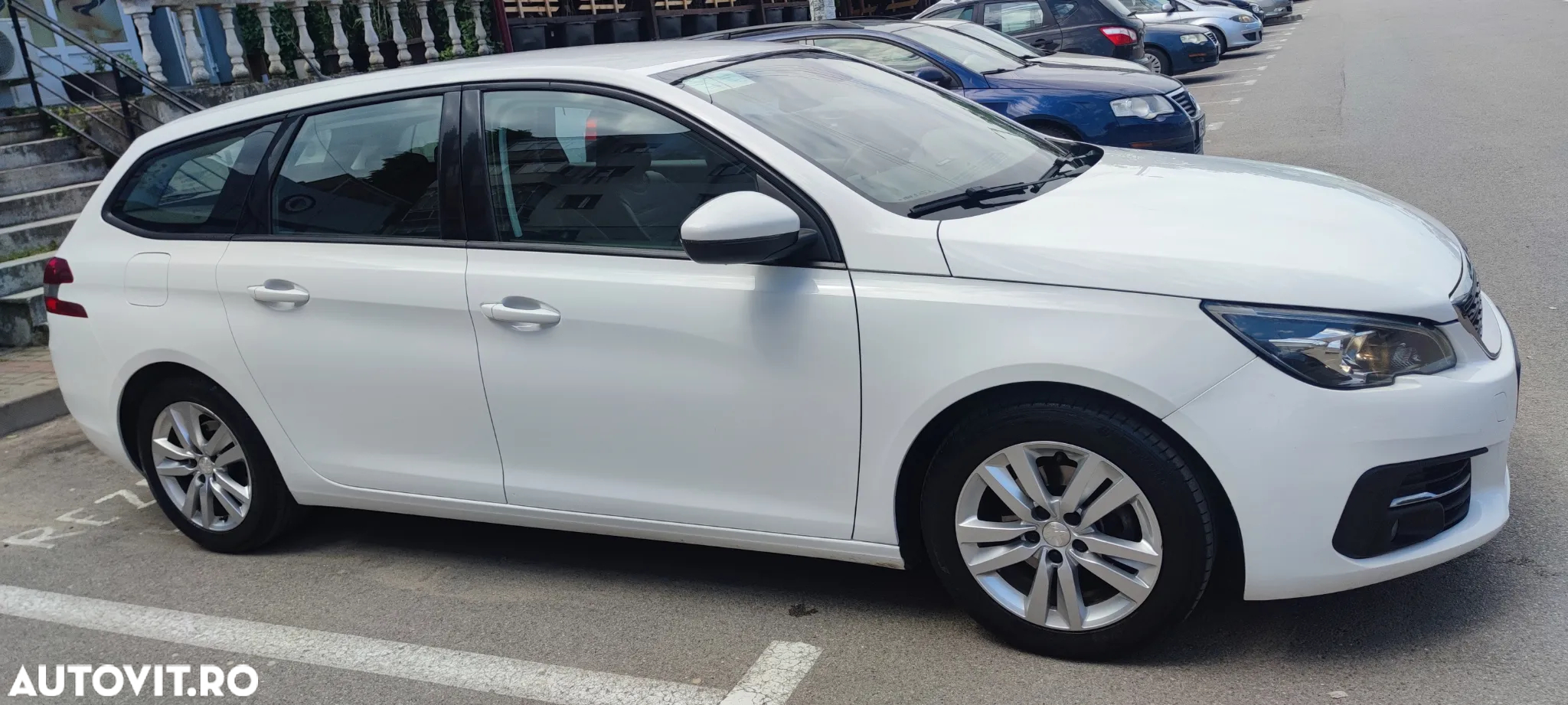 Peugeot 308 1.2 L PureTech Turbo S&S Access - 13